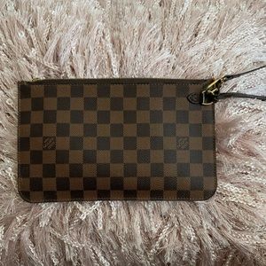 Neverfull MM Pochette Never used!